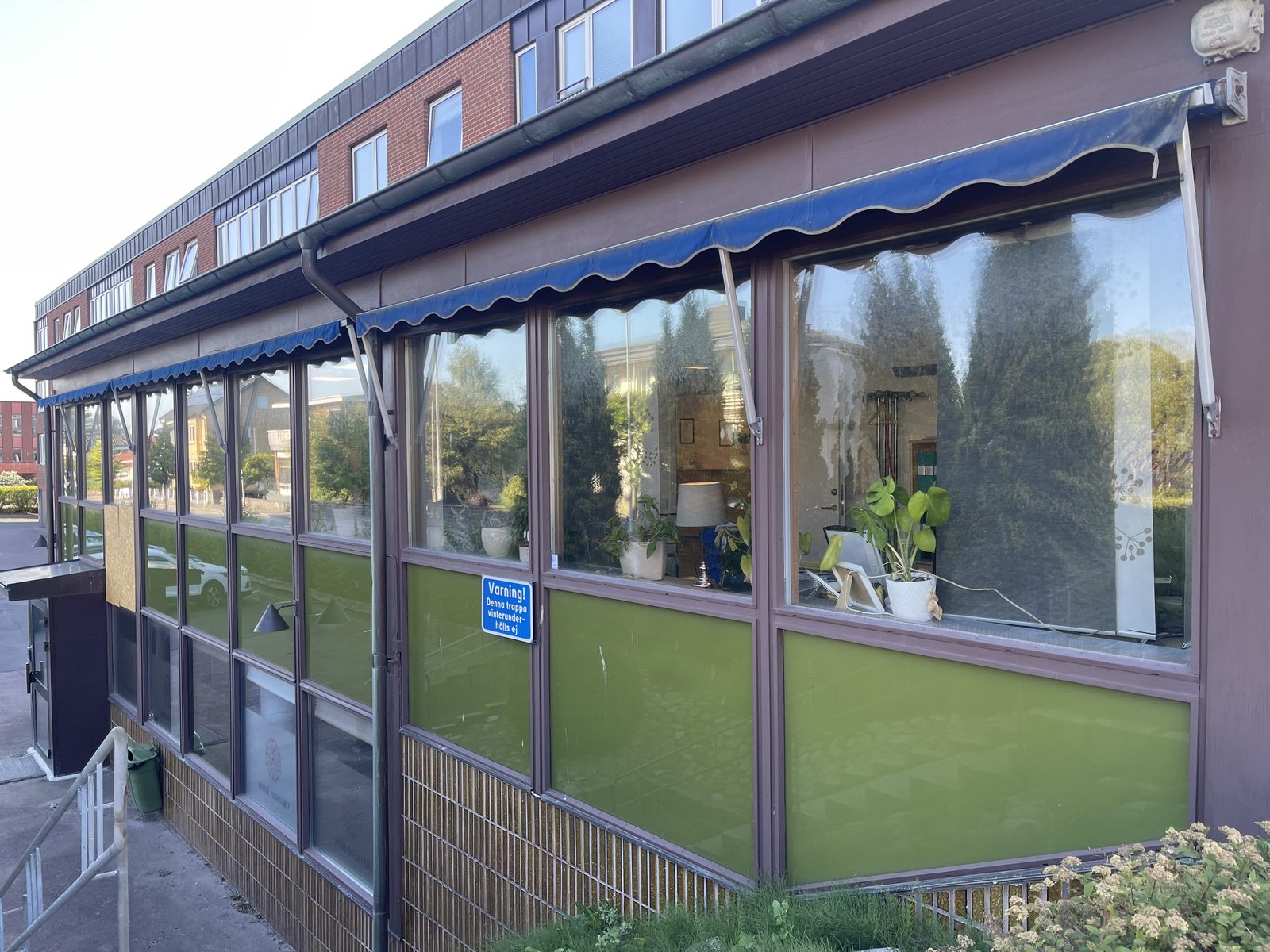 Entrén till CRV Redovisnings kontor i Gislaved, 25 minuter från Värnamo